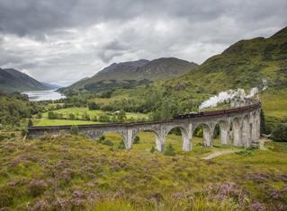 Jacobite-Steam-Train-Glenfinnan-Viaduct-Scotland