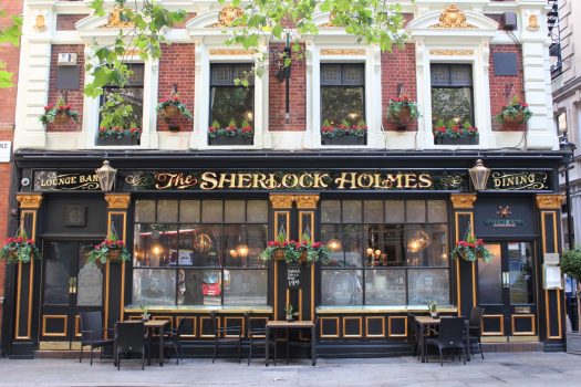 Sherlock Holmes Pub ©Brit Movie Tours